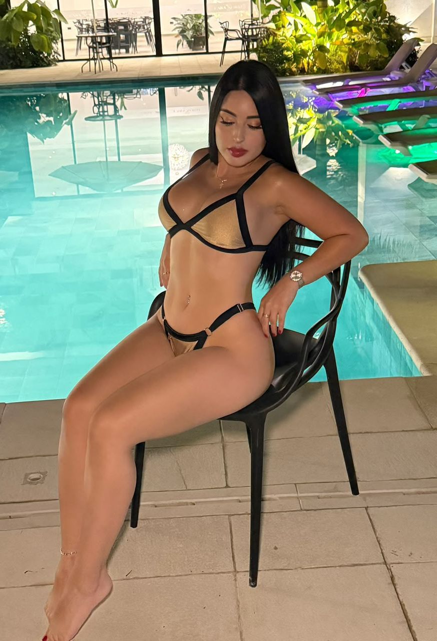 Pleasure-in-Aruba-Escort-Model-Carolina