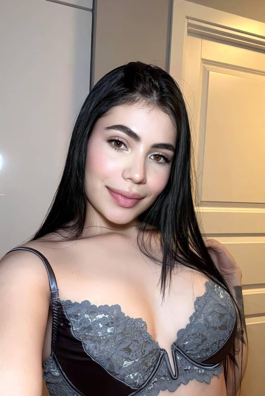 Manuela-Pleasure-in-Aruba-Escorts