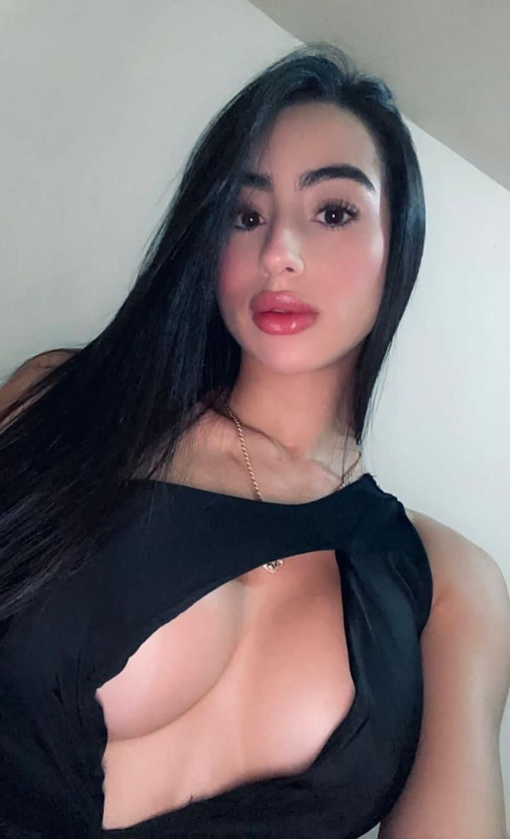 Menissa-Pleasure-in-Aruba-Escorts